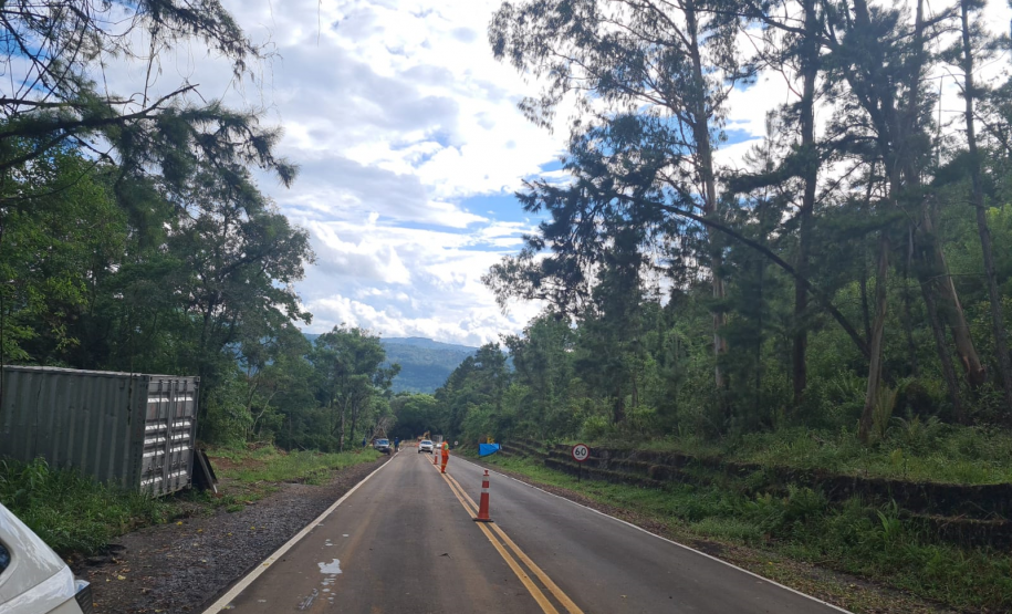 PR-170 tem tráfego liberado em meia pista em Pinhão, na região Centro ...