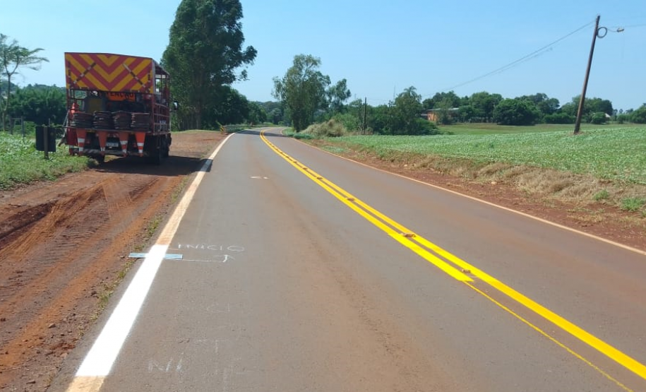 Implantação de reforço da sinalização horizontal