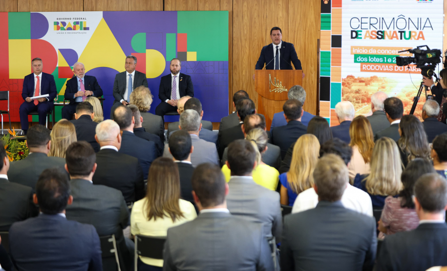 Cerimônia de assinatura dos contratos do lote 1 e do lote 2
