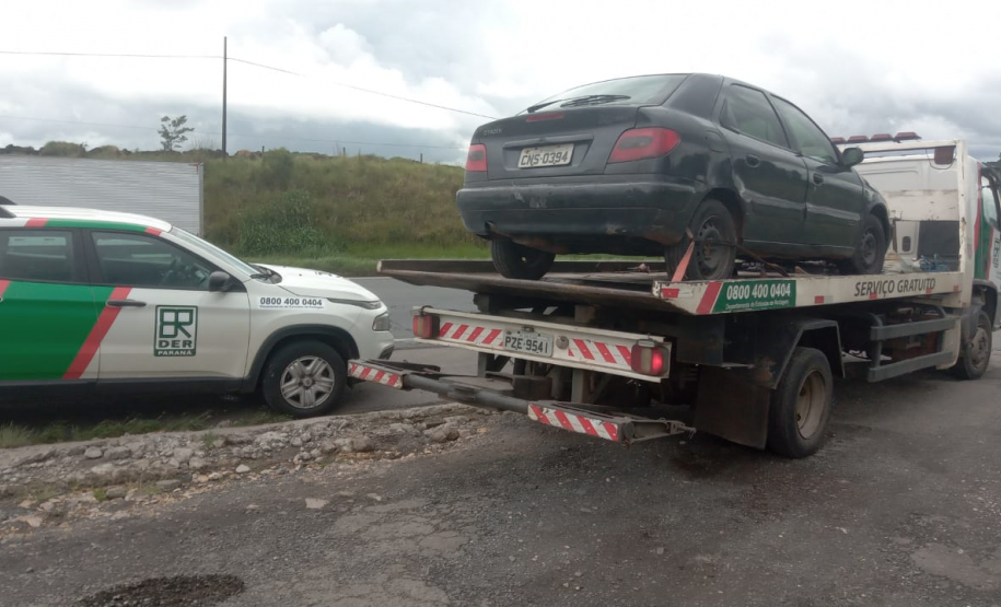 Guinchos do DER/PR atuando na BR-277 entre Curitiba e Guarapuava