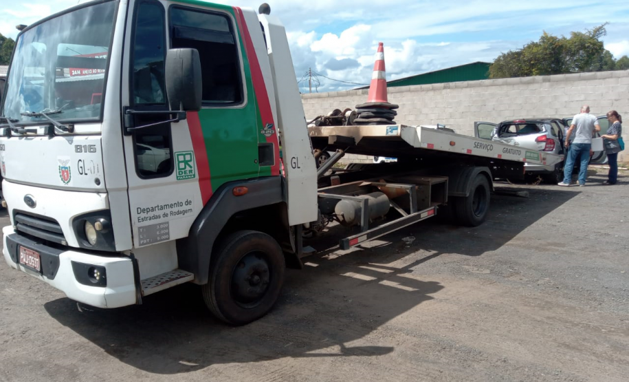 Guinchos do DER/PR atuando na BR-277 entre Curitiba e Guarapuava
