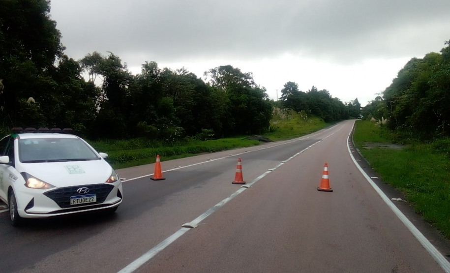 Guinchos do DER/PR atuando na BR-277 entre Curitiba e Guarapuava