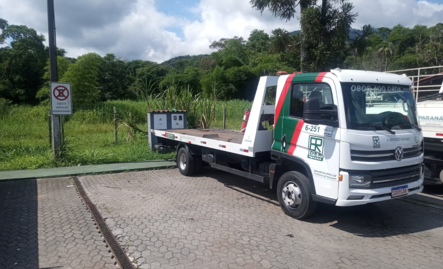 Guinchos do DER/PR que atuam entre Curitiba e Paranaguá