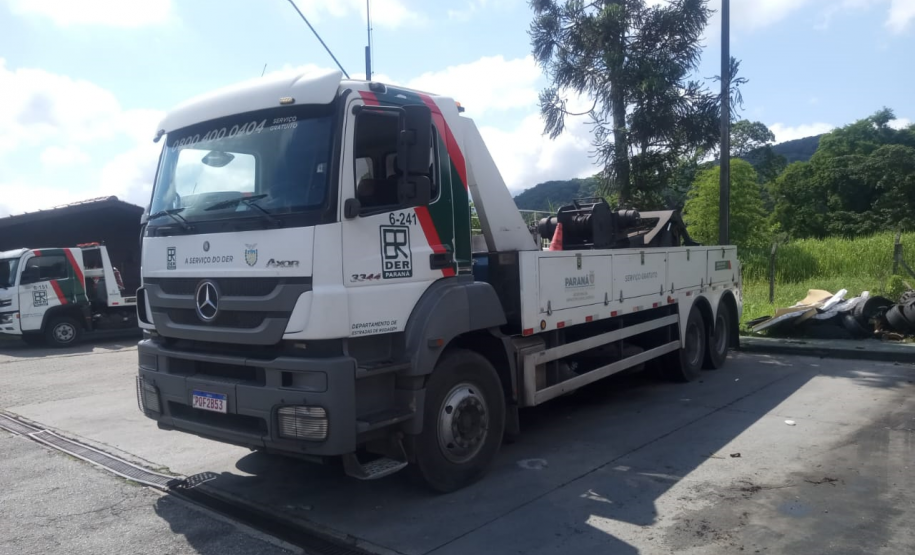 Guinchos do DER/PR que atuam entre Curitiba e Paranaguá