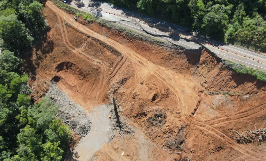 Curva da ferradura na PR-170, em Pinhão