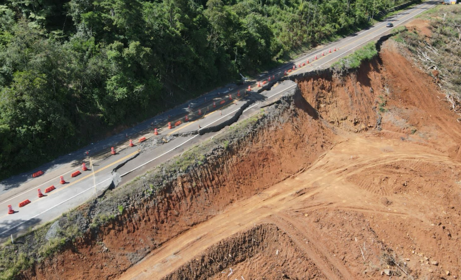 Curva da ferradura na PR-170, em Pinhão