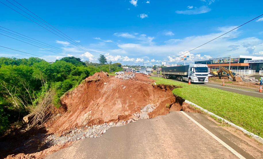 Obra de recuperação emergencial da PR-323 em Umuarama; visita técnica
