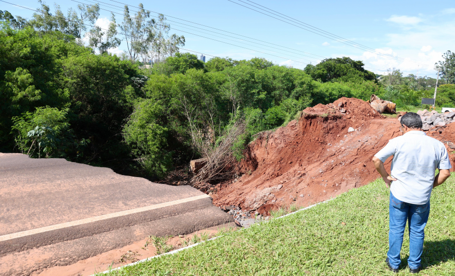 Obra de recuperação emergencial da PR-323 em Umuarama; visita técnica