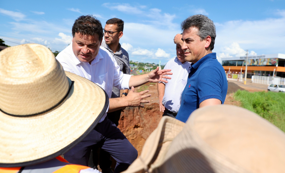 Obra de recuperação emergencial da PR-323 em Umuarama; visita técnica