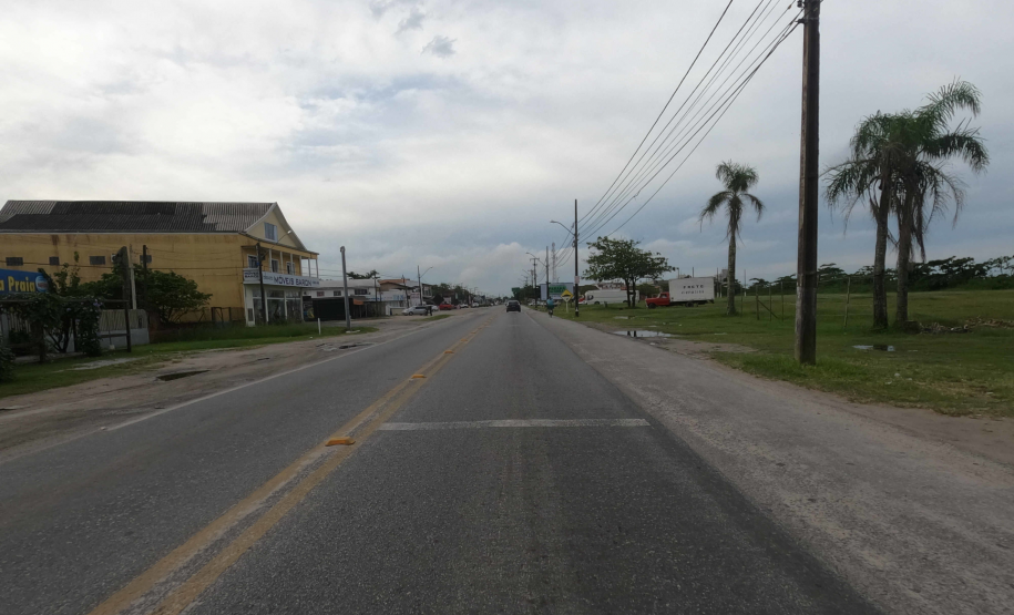 PR-412 entre Matinhos e Praia de Leste