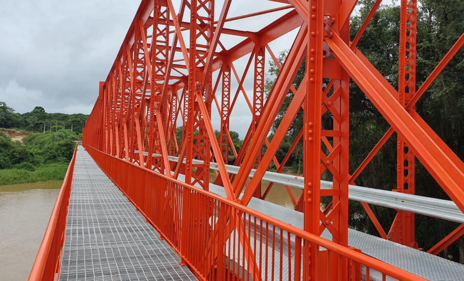 Ponte sobre o Rio da Várzea na PR-427, entre a Lapa e Campo do Tenente