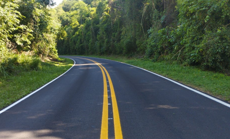 PR-475 em Quedas do Iguaçu, após serviços de conservação