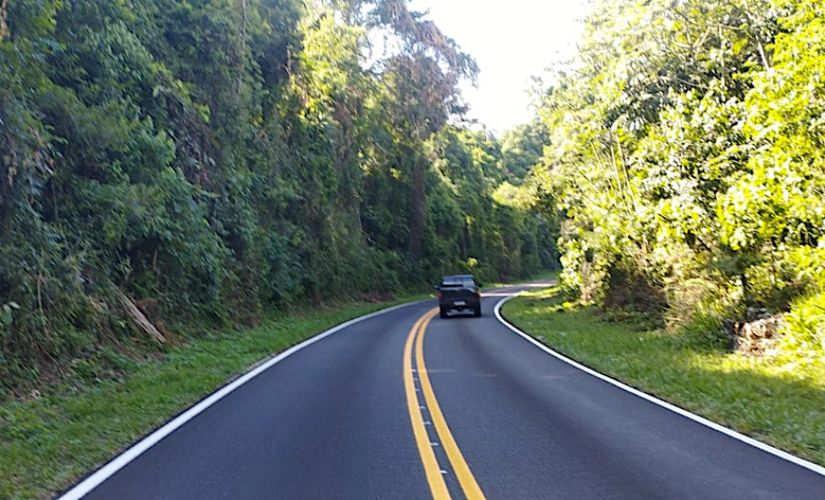 PR-475 em Quedas do Iguaçu, após serviços de conservação