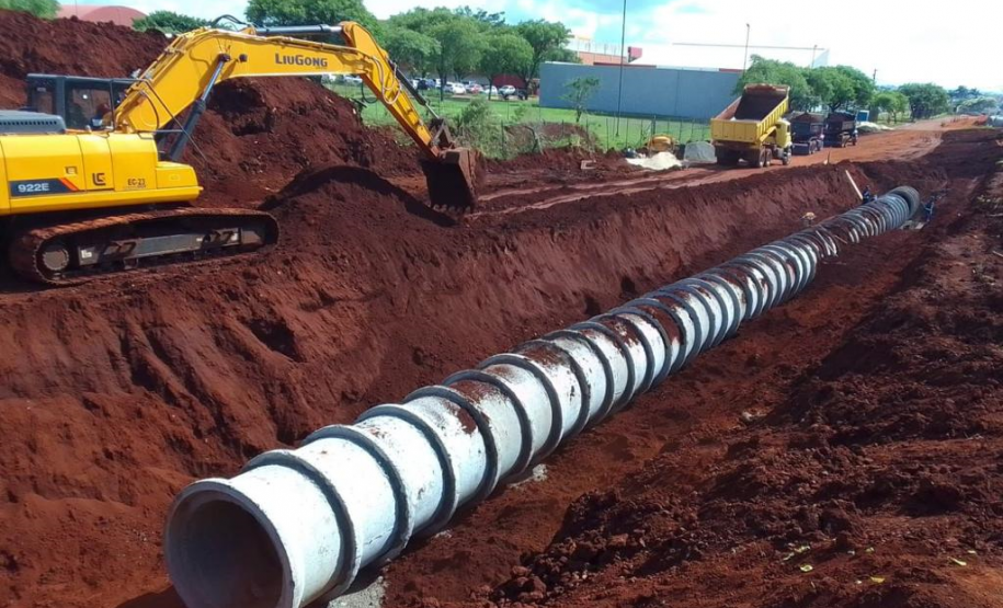 Andamento da obra de implantação do viaduto da PUC