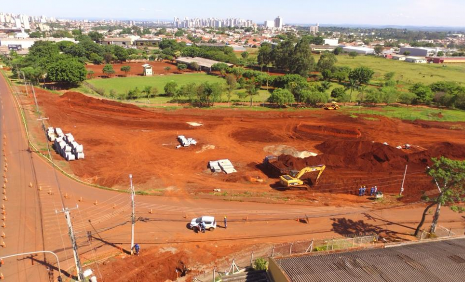 Andamento da obra de implantação do viaduto da PUC