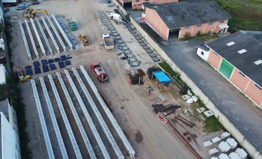 Viaduto do Bradesco, em São José dos Pinhais - canteiro de obras