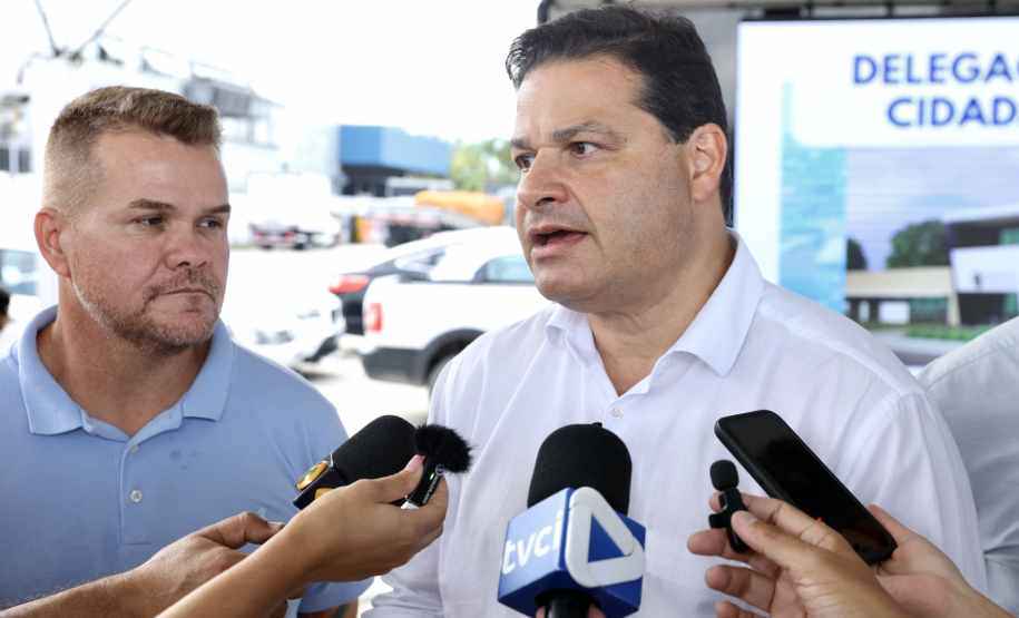 Cerimônia de assinatura da ordem de serviço do contorno municipal de Praia de Leste