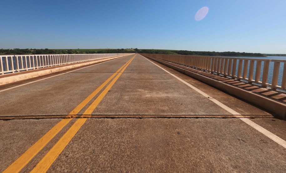 PR-090 ponte sobre o Rio Vermelho, entre Porecatu e Alvorada do Sul