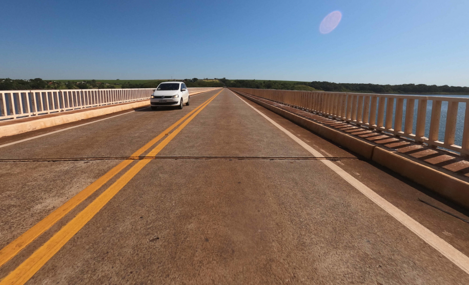 PR-090 ponte sobre o Rio Vermelho, entre Porecatu e Alvorada do Sul