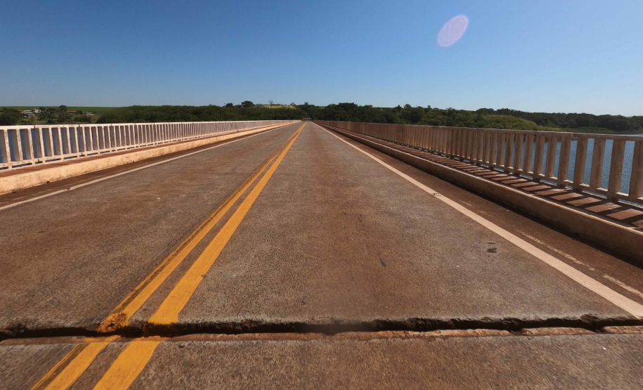 PR-090 ponte sobre o Rio Vermelho, entre Porecatu e Alvorada do Sul