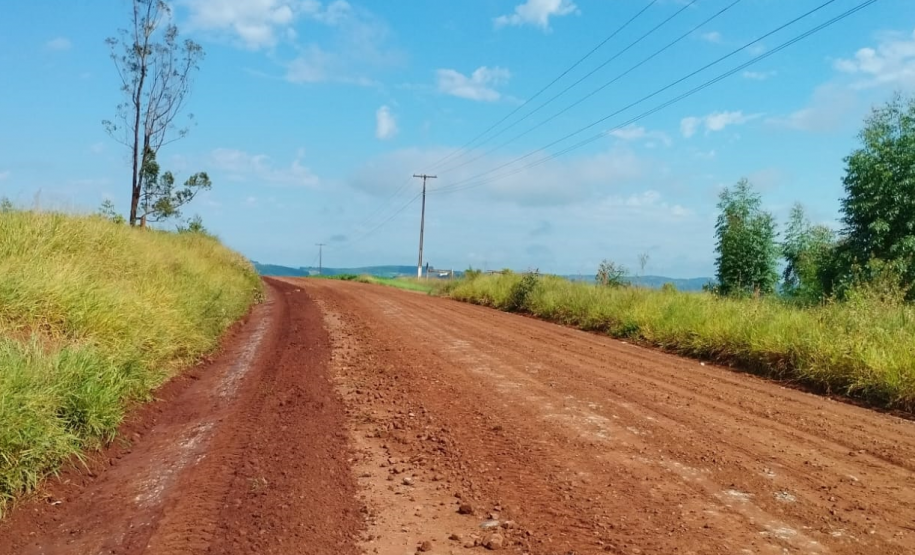 Serviços de conservação não-pavimentada na PR-151 entre Sengés e São José da Boa Vista