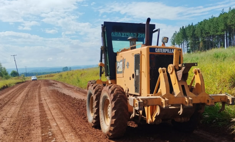 Serviços de conservação não-pavimentada na PR-151 entre Sengés e São José da Boa Vista
