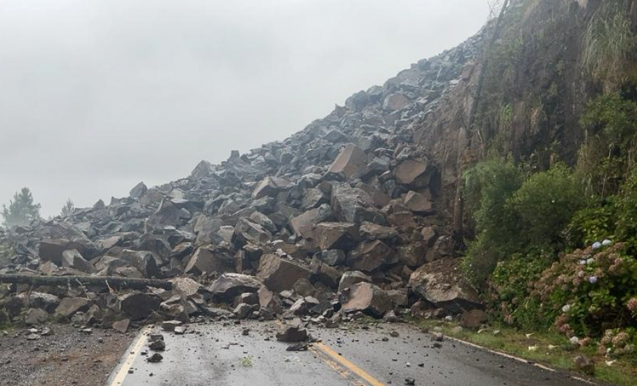 PR-170, após detonação de rochas