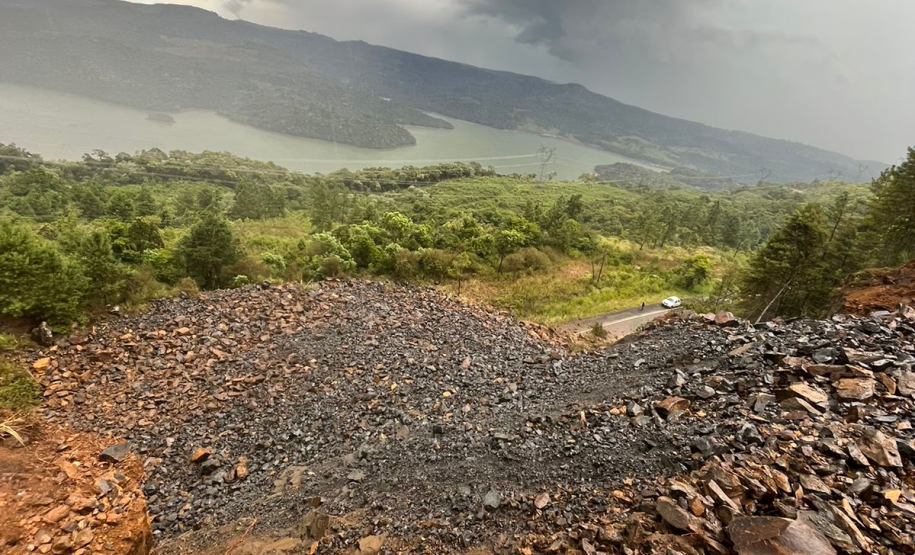 PR-170, após detonação de rochas