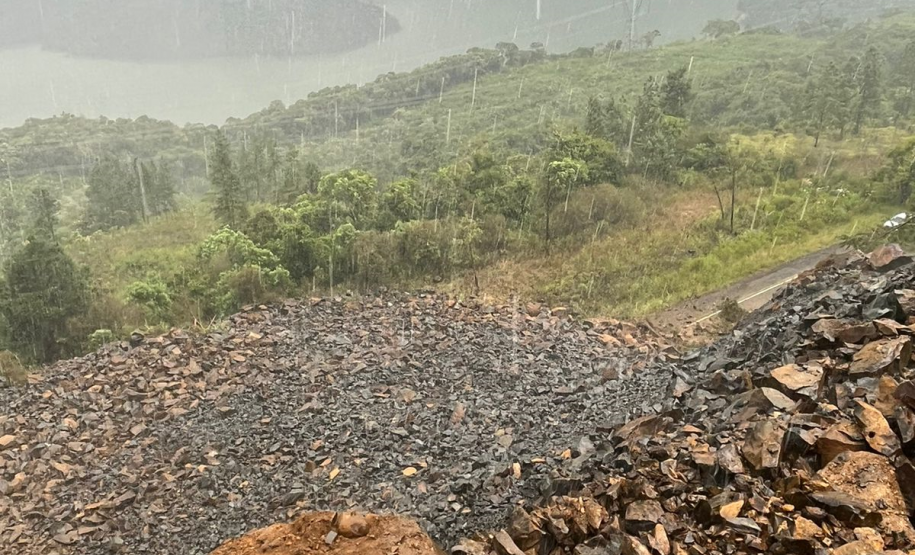 PR-170, após detonação de rochas