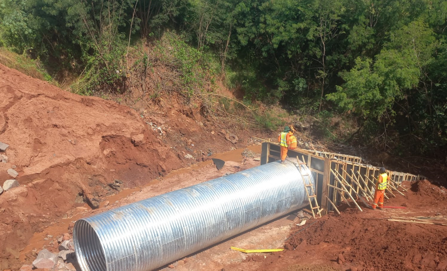 PR-323 em Umuarama, obra de recuperação emergencial - pista direita