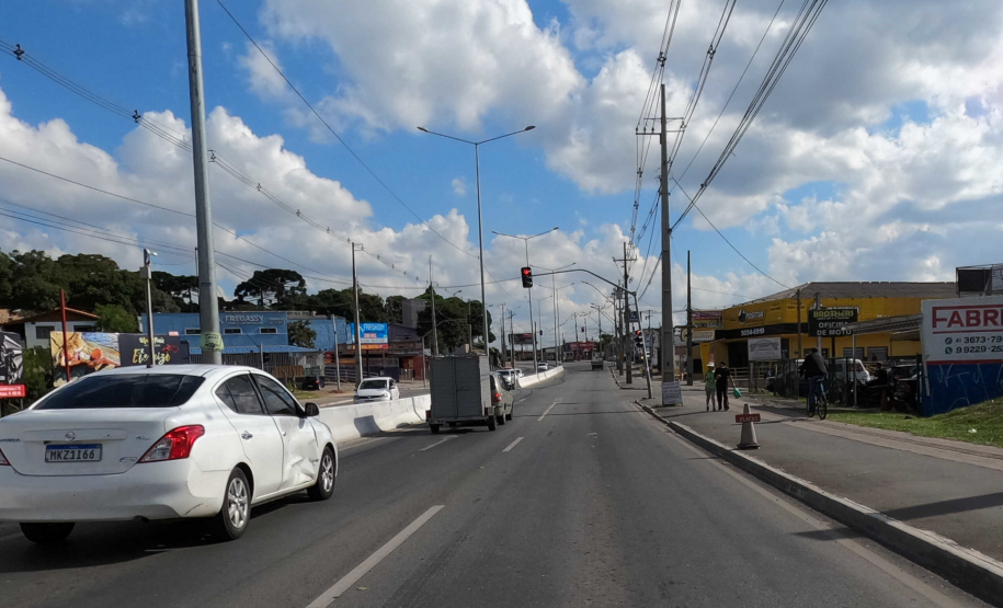 PR-415 semáforo veicular km 13