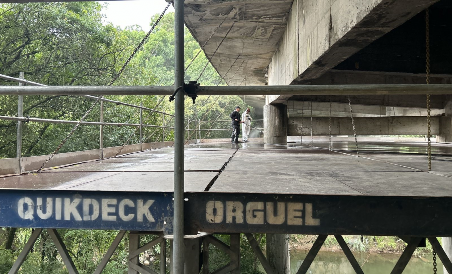Manutenção da ponte sobre o Rio Verde, na PR-423, limite entre Campo Largo e Araucária