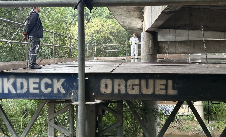 Manutenção da ponte sobre o Rio Verde, na PR-423, limite entre Campo Largo e Araucária