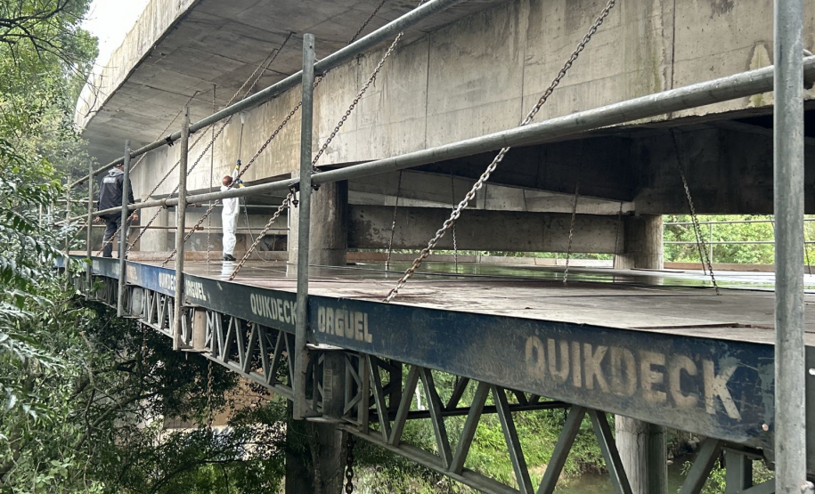 Manutenção da ponte sobre o Rio Verde, na PR-423, limite entre Campo Largo e Araucária