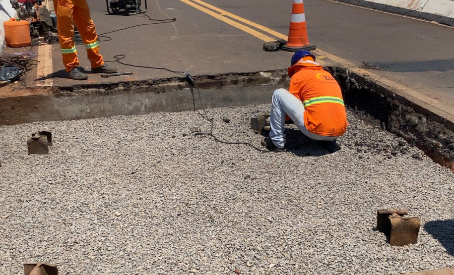 Obra de manutenção da ponte sobre o Rio Xambrê, na PR-490, em Iporã