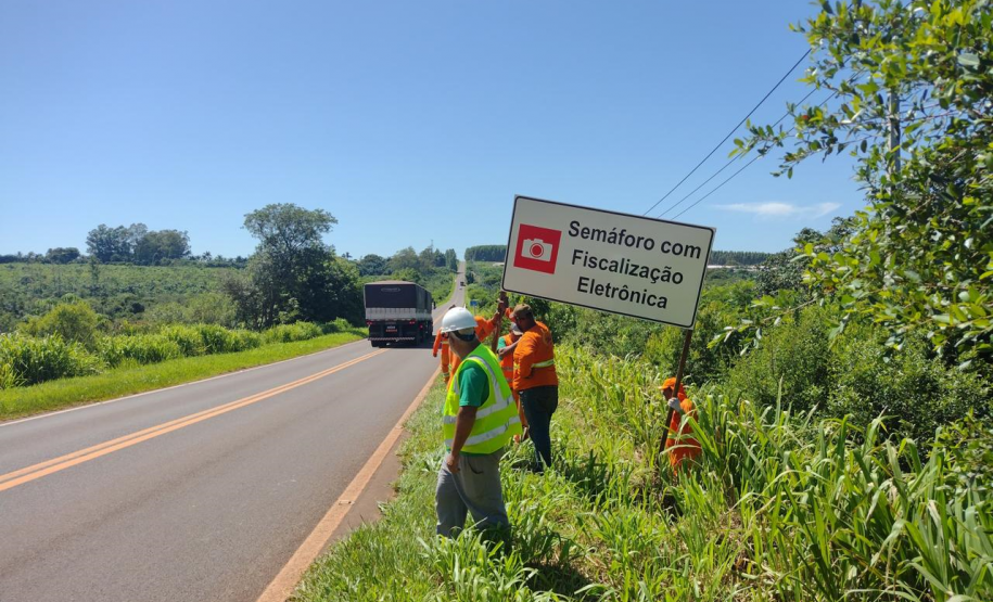 Obra de manutenção da ponte sobre o Rio Xambrê, na PR-490, em Iporã
