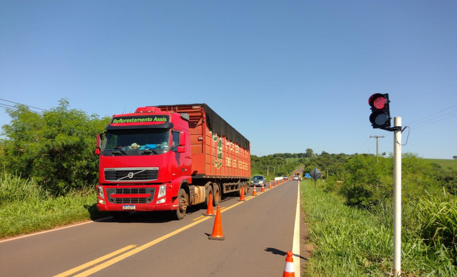 Obra de manutenção da ponte sobre o Rio Xambrê, na PR-490, em Iporã