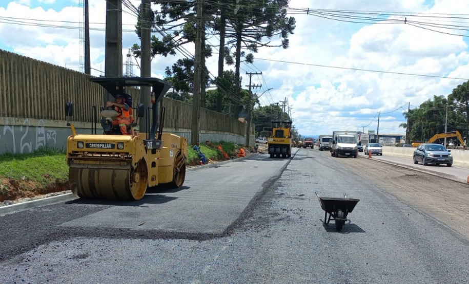 Serviços no viaduto, pista central e vias de acesso