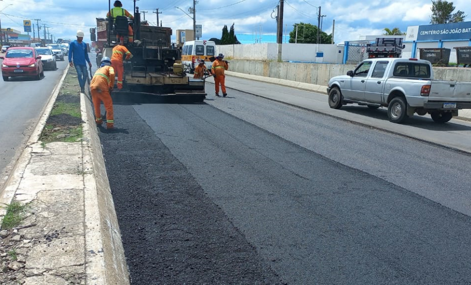 Serviços no viaduto, pista central e vias de acesso