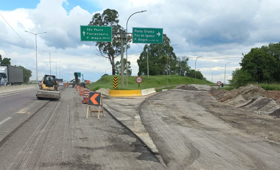 Serviços no viaduto, pista central e vias de acesso