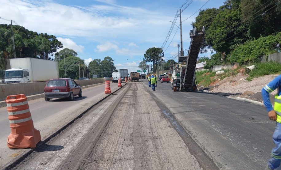 Serviços no viaduto, pista central e vias de acesso