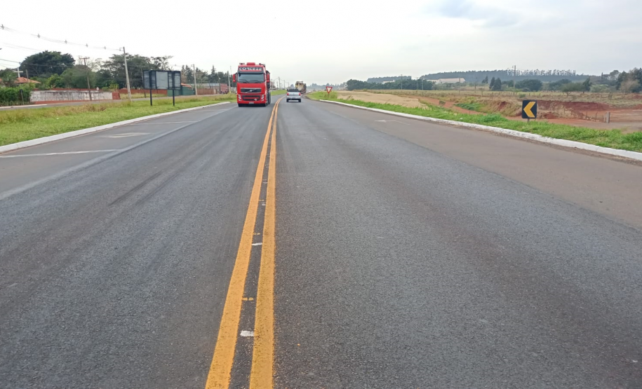 Conservação do pavimento da PR-218 entre Arapongas e Astorga