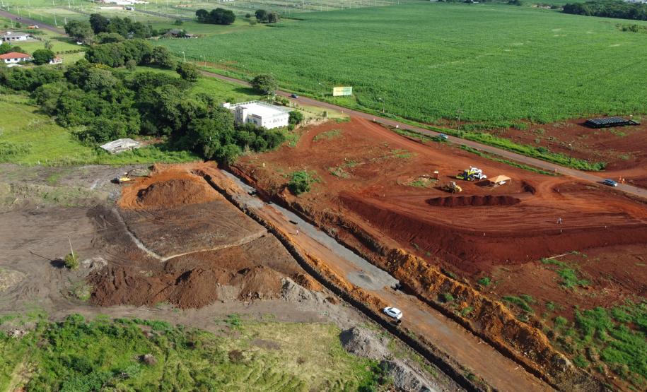 Perimetral Leste - terraplenagem viaduto Filipe Wandscheer