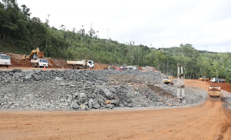 PR 170 em Pinhão - local de recuperação de aterro