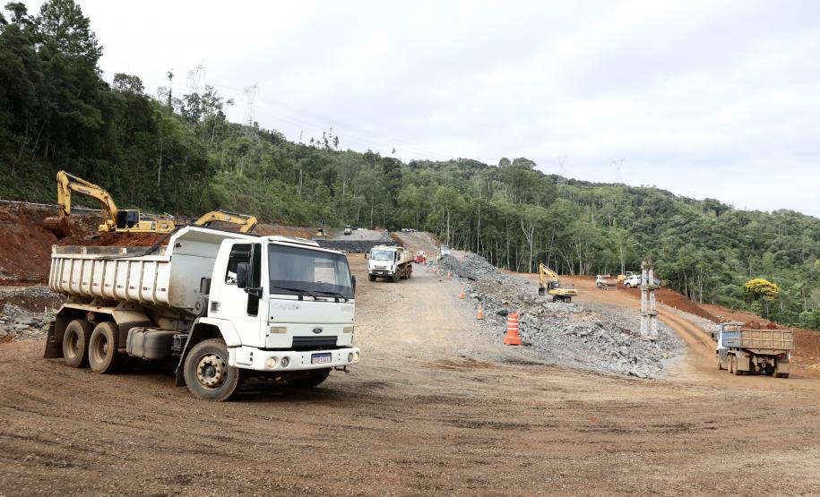 PR 170 em Pinhão - local de recuperação de aterro