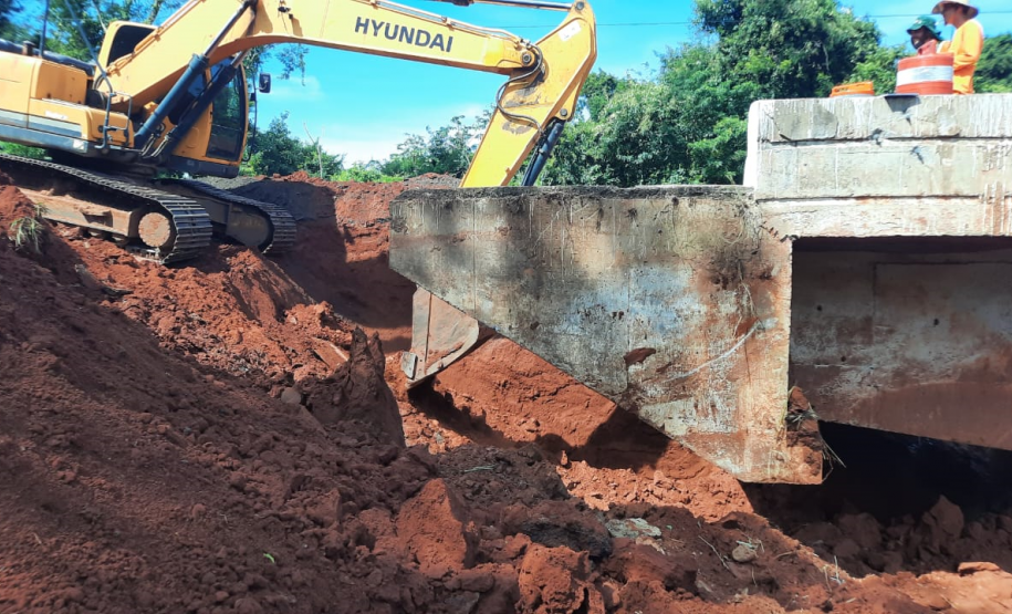 Início dos serviços da obra emergencial na ponte sobre o Ribeirão Paixão na PR-218, entre Paranavaí e Amaporã