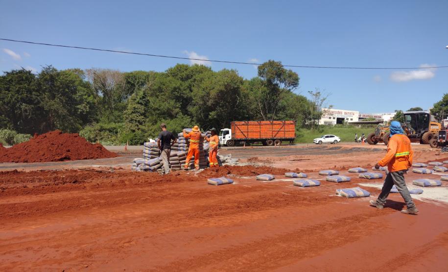 PR-323 em Umuarama, obra emergencial em andamento