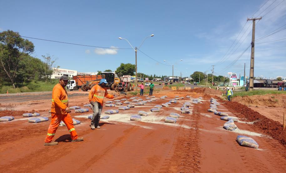 PR-323 em Umuarama, obra emergencial em andamento