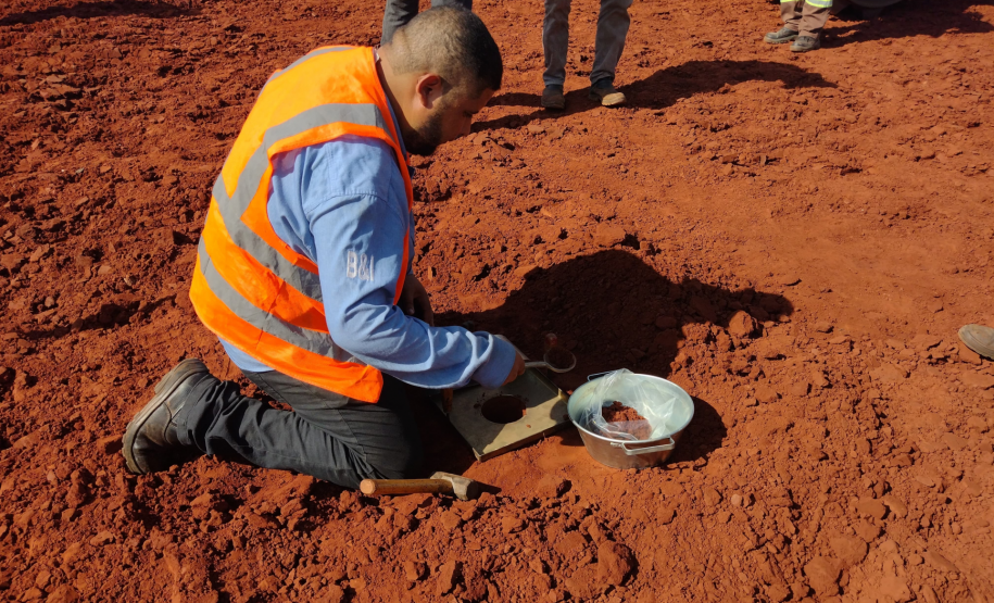PR-323 em Umuarama, serviços emergenciais em andamento