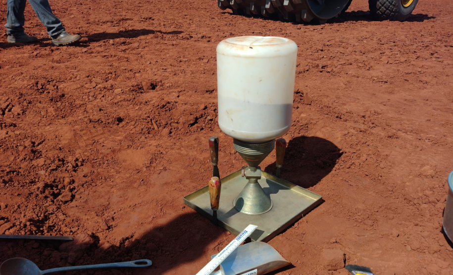 PR-323 em Umuarama, serviços emergenciais em andamento